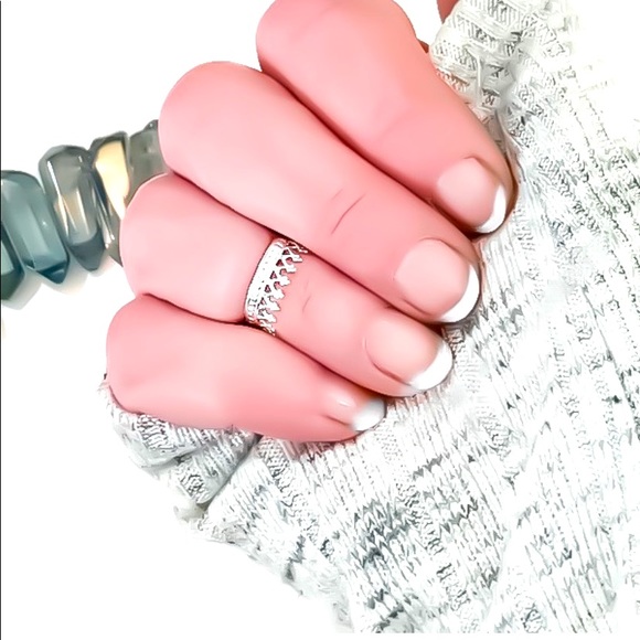 (2-5) 925 sterling silver princess queen tiara crown midi knuckle or toe ring - Picture 1 of 8